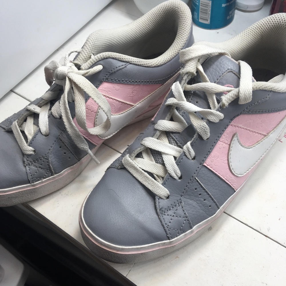 Shoes - Picture 2 of 2
